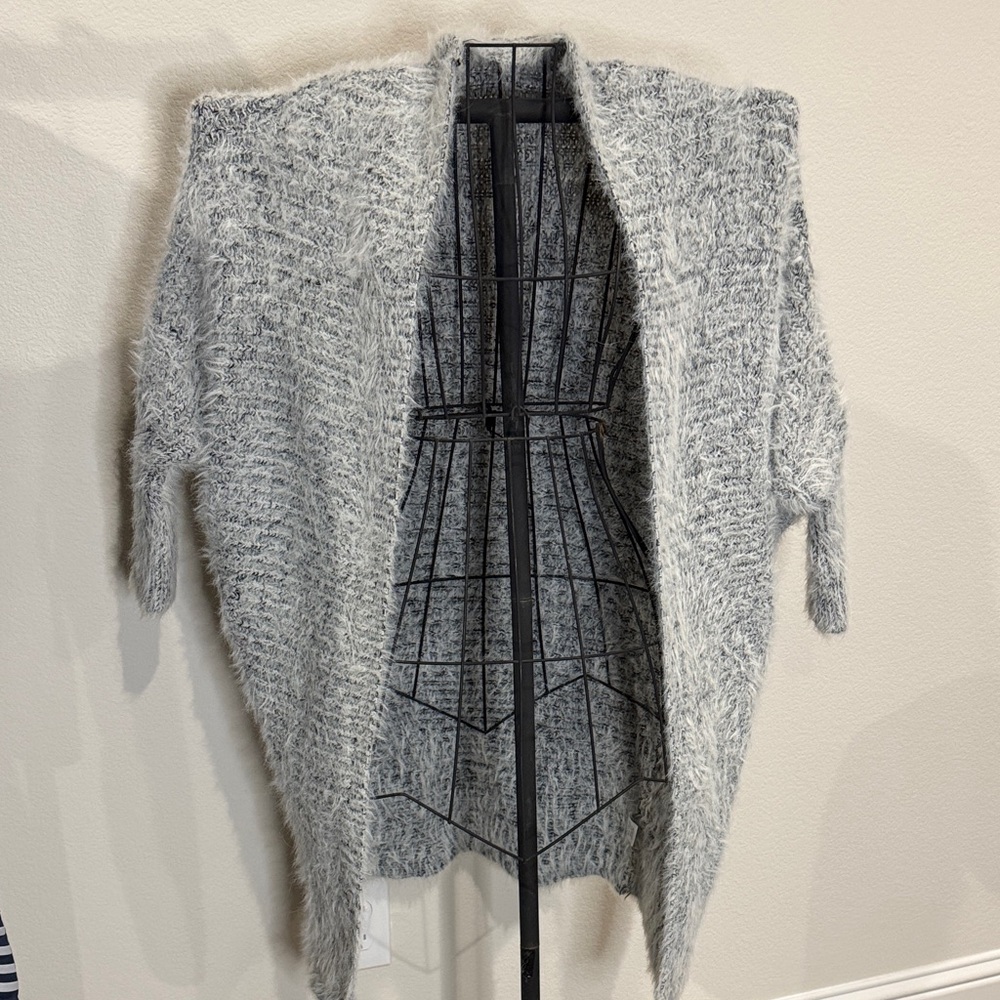 Wishlist Soft Light Gray Women's Cardigan S/M